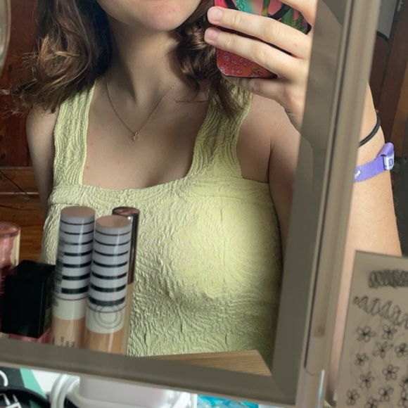 Light green top, small/medium - Picture 2 of 3